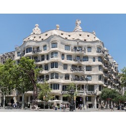 LA PEDRERA I EL PARLAMENT...